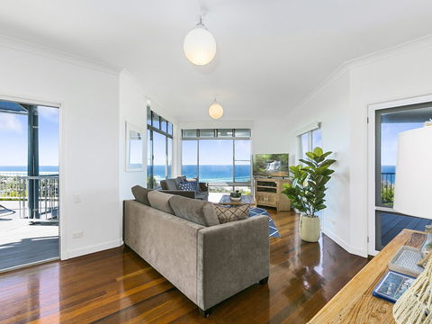 Panoramic Ocean Views In Peregian Beach! 41 Parakeet Cresent - Events Australia 0