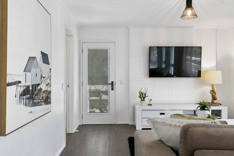 Beauty AND THE Peace - Inlet Side - Events Australia 2