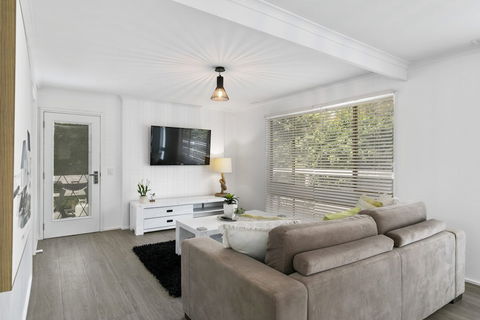 Beauty AND THE Peace - Inlet Side - Events Australia 4