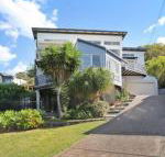 10 Barra Crescent Coolum Beach 500 BOND WIFI walking distance to beach - Events Australia