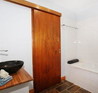 BEACH SHOPS  FABULOUS VACATION HOME - Events Australia