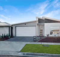 Brand New Home 10 mins to Beach Torquay Geelong Deakin Hospitals - Tourism Bookings
