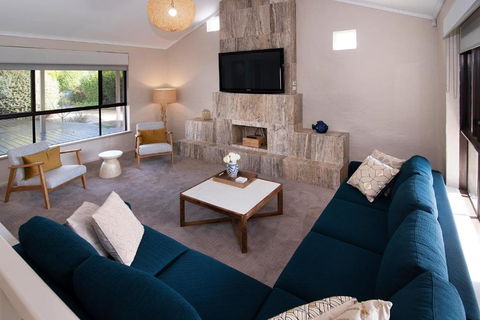GIFFORD HOUSE - Accommodation Europe 2