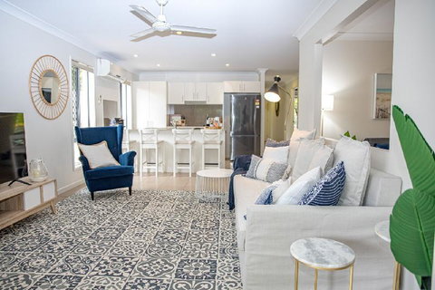 Luxury Home NoosavilleWIFINetflixLocationShops - Events Australia 1