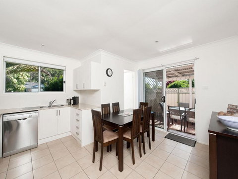 The Fingie At Fingal Bay - Events Australia 1