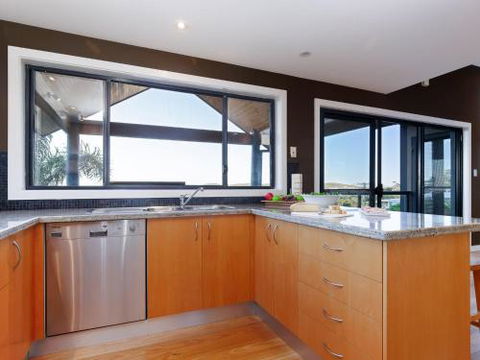 Venabu On Garuwa 20 Garuwa Street Spectacular House With Fabulous Views - Events Australia 5