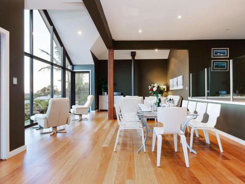 Venabu On Garuwa 20 Garuwa Street Spectacular House With Fabulous Views - Events Australia 6