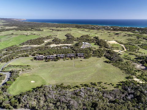 DREW Stay On St. Andrews Top Rated Golf Course - Events Australia 2