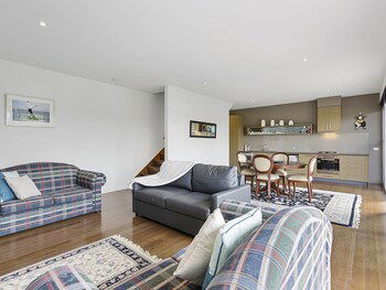 DREW Stay On St. Andrews Top Rated Golf Course - Events Australia 4