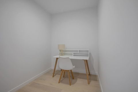 Designer 2 Bedroom Apartment In Parkville - Events Australia 2