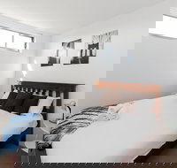 Sofun Apartment on Edmondstone St - Events Australia