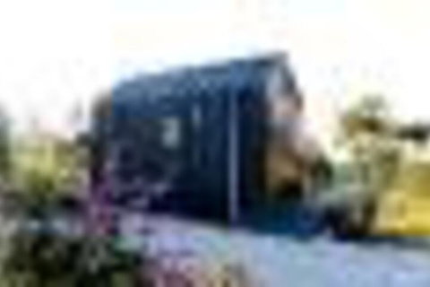 Modern Tiny House (Compass Hut) - Events Australia 6