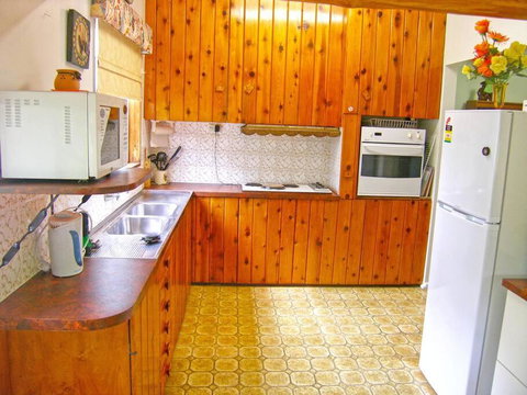 CHAP14C Chapman Cottage - Tourism Bookings 1
