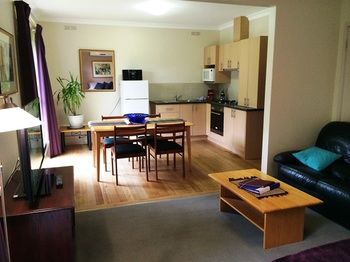 Acacia House Retreat Daylesford - Events Australia 3