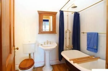 Minto Hostel - Events Australia 5