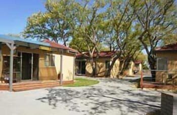 Kickback Cottages - Events Australia 4