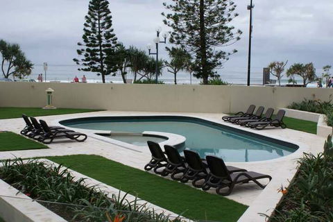 Zenith Ocean Front Apartments - Accommodation Europe 4