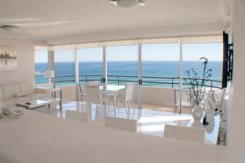 Zenith Ocean Front Apartments - Accommodation Europe 6