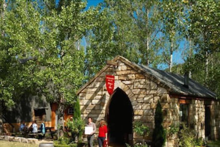 Cordeaux Heights NSW Tourism Bookings
