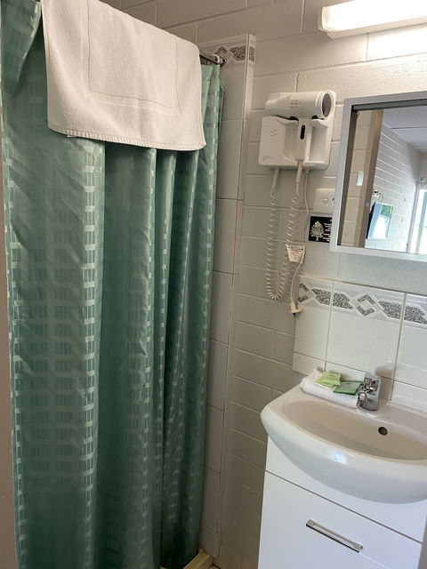 Millers Cottage Motel - Events Australia 6