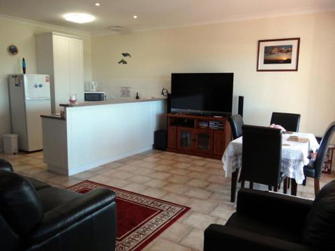 Close Encounters Bed & Breakfast - Events Australia 3