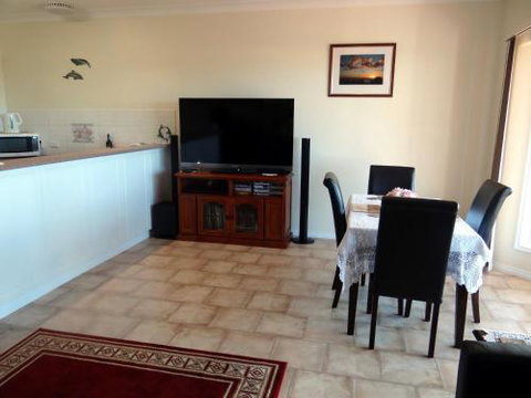 Close Encounters Bed & Breakfast - Events Australia 1