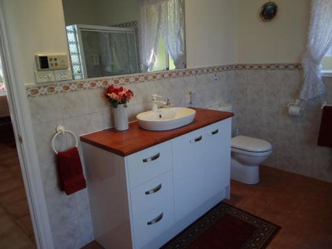 Close Encounters Bed & Breakfast - Events Australia 6