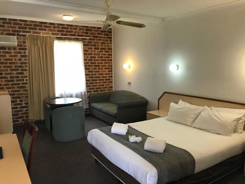Moonraker Motor Inn - Events Australia 4