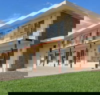 Seven Pines Motor Inn - Events Australia