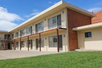 Seven Pines Motor Inn - Events Australia 0