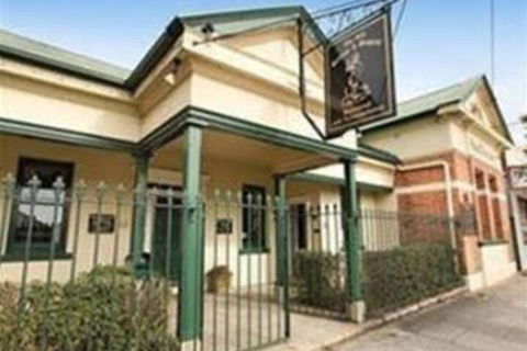 The Old George & Dragon Guesthouse - Accommodation Europe 2