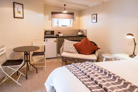 Aggies Bed & Breakfast - Events Australia 6