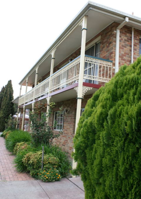 Grand Manor Motor Inn - Queanbeyan - Tourism Bookings 1
