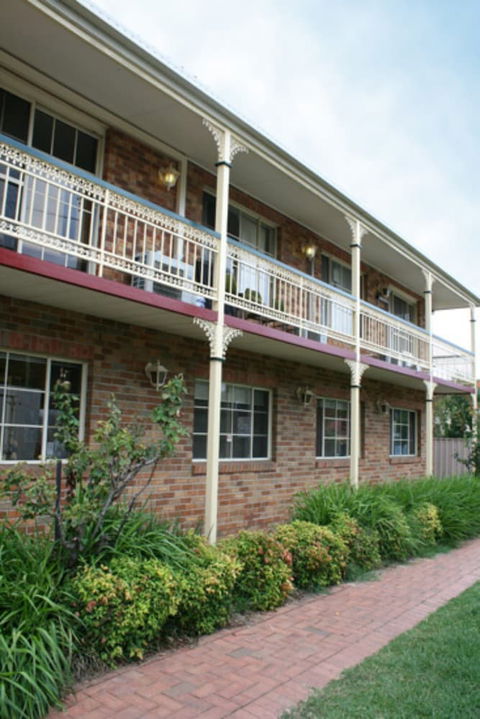 Grand Manor Motor Inn - Queanbeyan - Tourism Bookings 4