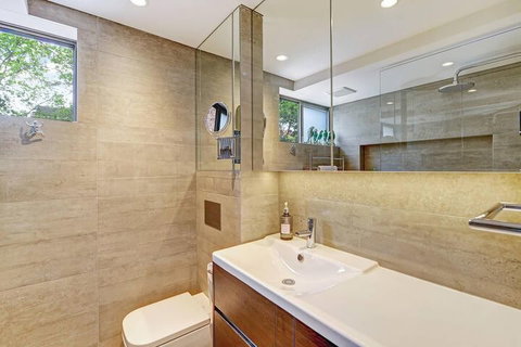 Meticulously Designed Sydney Aptmnt - Events Australia 4