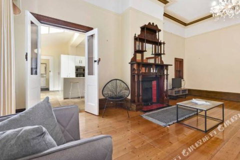 Rose Garden Spacious Family Home Near CBD - Events Australia 3