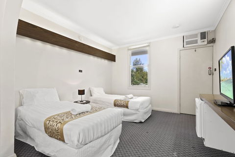 Nowa Nowa Hotel Motel - Events Australia 6