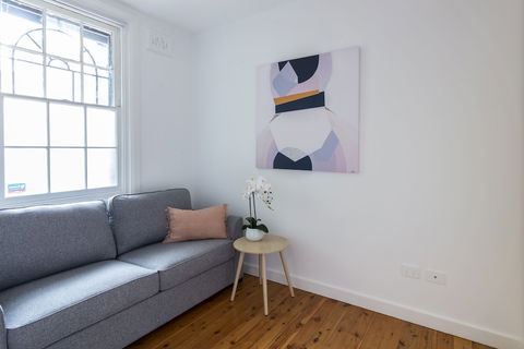 Outstanding Comfort Darlinghurst House - Tourism Bookings 1