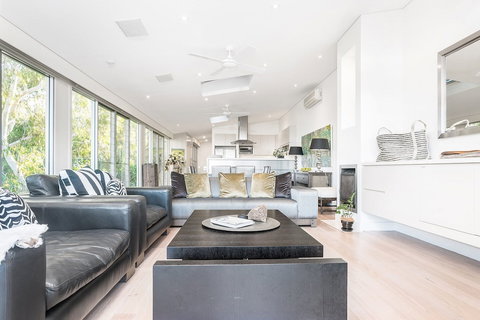 Your Luxury Escape - Vue From Here - Events Australia 4