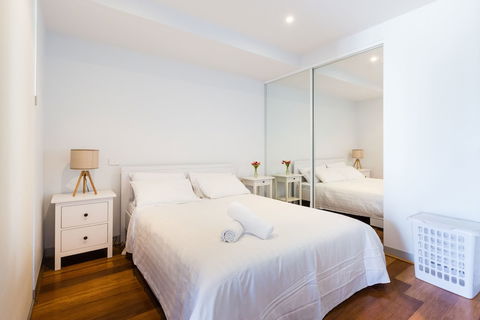 RIVER, 1BDR Melbourne Apartment - Events Australia 3