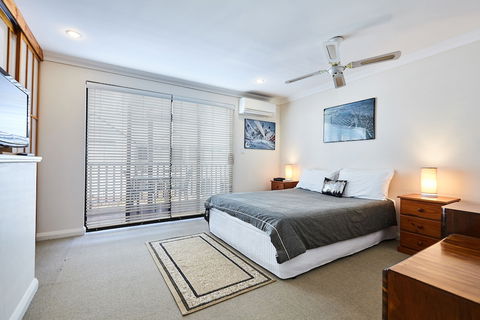 Fremantle Townhouse Unit 5 - Events Australia 5