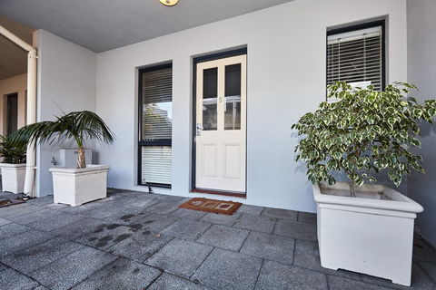 Fremantle Townhouse Unit 5 - Events Australia 0