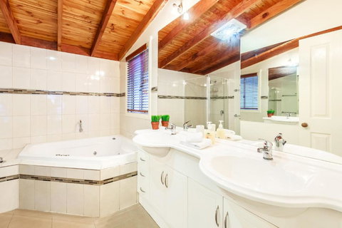 Forest Ave Cottages - Events Australia 2