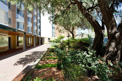 The Original Fremantle Apartment - Events Australia 6