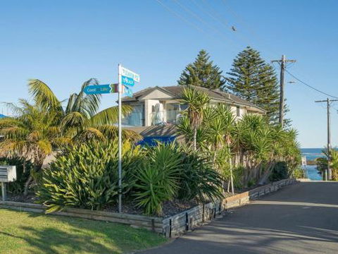 Ocean Pines Unit 1 Blue Bay NSW - Events Australia 6