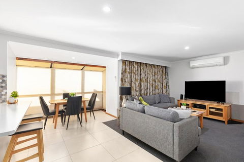 City Four Apartment - Events Australia 1
