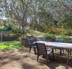3 Adriana 83 Ronald Avenue unit with a backyard - Events Australia