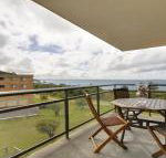 11 Promenade 8 Intrepid Close air conditioned unit with beautiful water views - Events Australia