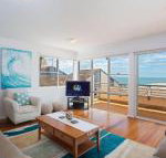 3 The Clippers 131 Soldiers Point Road fabulous waterfront unit - Events Australia