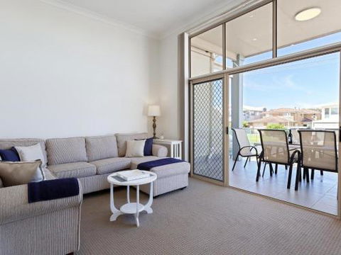 Walk On Birubi 1 / 40 Ocean Ave Pet Friendly WIFI Boat Parking & Water Views - Events Australia 6